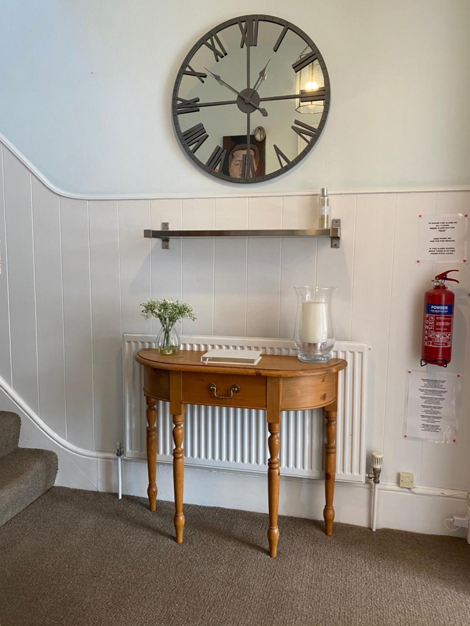 Deluxe Three Bed Bnb In Henley-On-Thames Near Station River & Town Centre Bagian luar foto